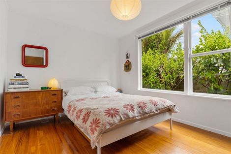 Photo of property in 32 Lynden Avenue, Hillcrest, Auckland, 0627