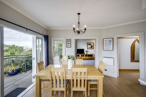 Photo of property in 27 Thompson Road, Bluff Hill, Napier, 4110