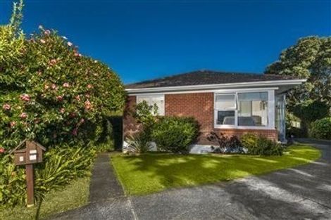 Photo of property in 1/33 Knightsbridge Drive, Forrest Hill, Auckland, 0620