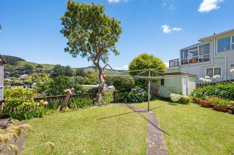 Photo of property in 18 Florio Terrace, Tawa, Wellington, 5028