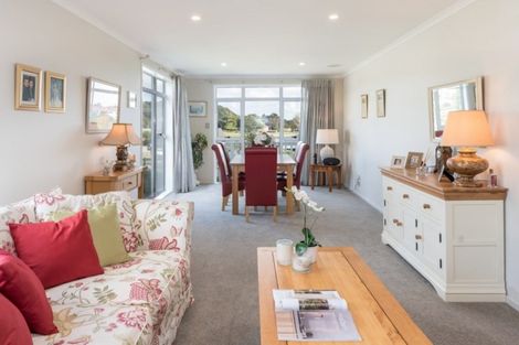 Photo of property in 8 Ridge View Crescent, Pukekohe, 2120