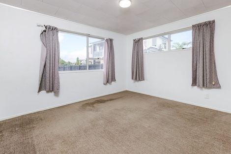 Photo of property in 2/26 Navigator Place, Papatoetoe, Auckland, 2025