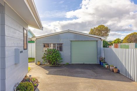 Photo of property in 8 Karyn Street, Castlecliff, Whanganui, 4501
