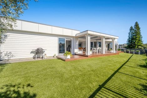 Photo of property in 1/13 Estelle Place, Farm Cove, Auckland, 2012