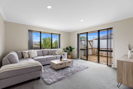 Photo of property in 35 Golden Sands Drive, Papamoa Beach, Papamoa, 3118