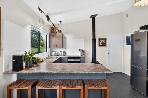 Photo of property in 154 Awa Road, Kumeu, 0891