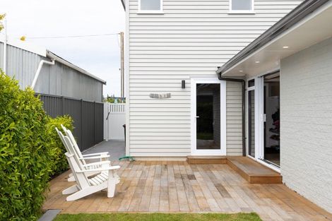 Photo of property in 1 Alfred Street, Westshore, Napier, 4110