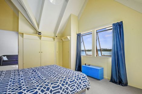 Photo of property in 68 The Terrace, Herald Island, Auckland, 0618