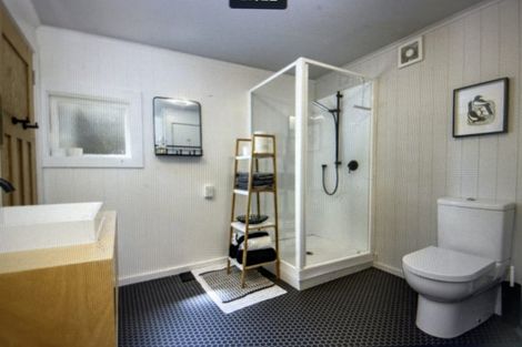 Photo of property in 42 Rayner Road, Piha, 0772