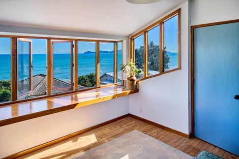 Photo of property in 13 The Parade, Paekakariki, 5034