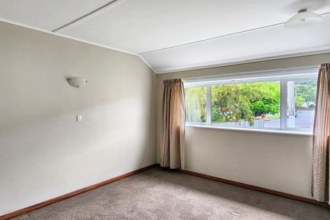 Photo of property in 11 Frickleton Grove, Waterloo, Lower Hutt, 5011