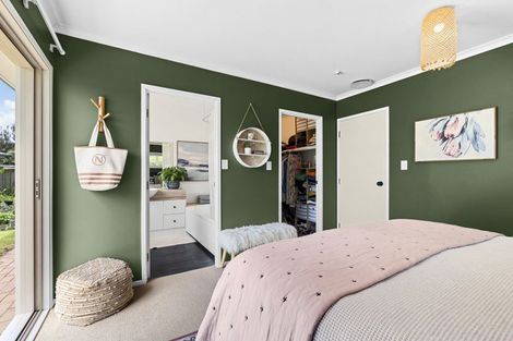 Photo of property in 18a Russell Drive, Oakura, 4314