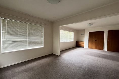 Photo of property in 2/1 Sylvan Park Avenue, Milford, Auckland, 0620