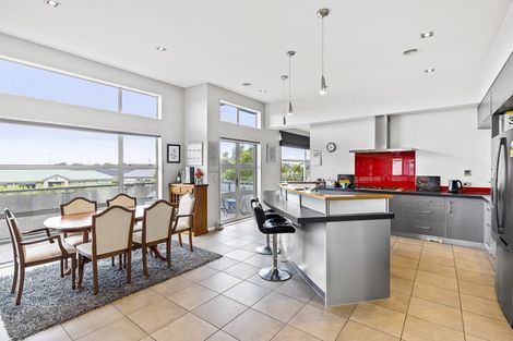 Photo of property in 12 Millennium Hill, Paraparaumu, 5032