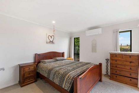 Photo of property in 26 Breaker Grove, Waiuku, 2123