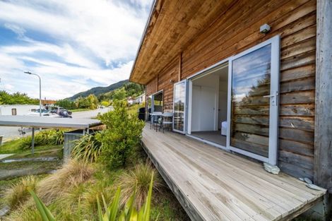 Photo of property in 129a Wynyard Crescent, Fernhill, Queenstown, 9300