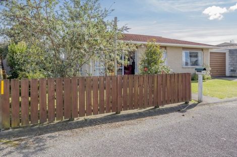 Photo of property in 16a Mako Mako Road, Levin, 5510