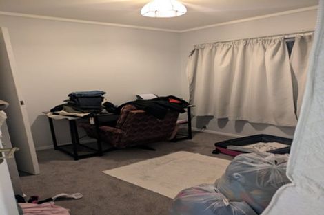 Photo of property in 67 Beaubank Road, Kelston, Auckland, 0602