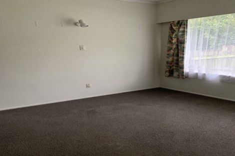Photo of property in 2/6 Clunie Place, Highland Park, Auckland, 2010