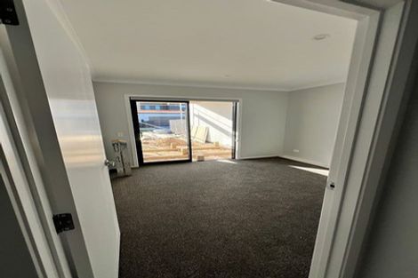 Photo of property in 6 Atutahi Lane, Papamoa Beach, Papamoa, 3118