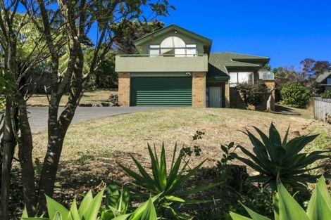 Photo of property in 26 Taroka Close, Pinehill, Auckland, 0632