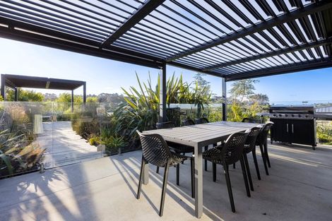 Photo of property in 5 Laguna Place, Matakatia, Whangaparaoa, 0930