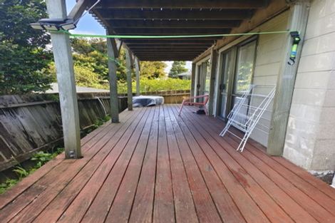 Photo of property in 1/3 Sunset Road, Totara Vale, Auckland, 0632