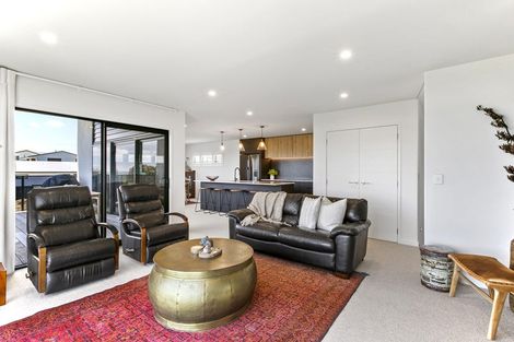 Photo of property in 9 Bayly Road, Moturoa, New Plymouth, 4310