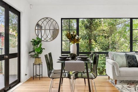 Photo of property in 3/19 Langana Avenue, Browns Bay, Auckland, 0630