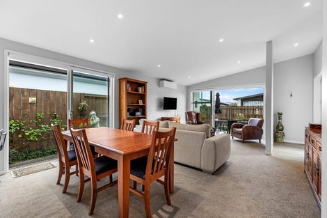 Photo of property in 90 Saint Pauls Drive, Brookfield, Tauranga, 3110