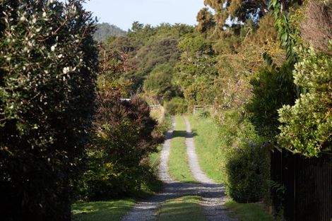 Photo of property in 1021 Old North Road, Waimauku, 0882