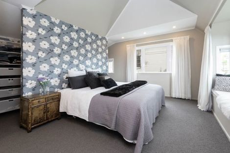 Photo of property in 19 Beach Road, Mellons Bay, Auckland, 2014