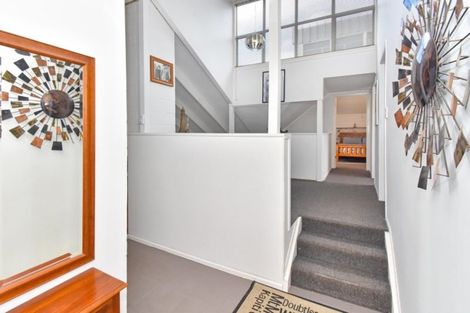 Photo of property in 10 Harford Place, Pakuranga Heights, Auckland, 2010