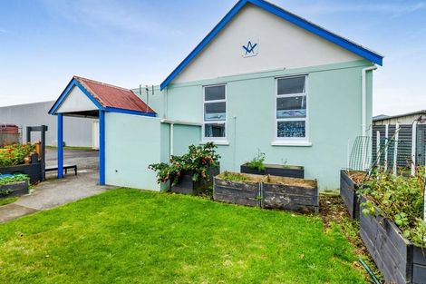 Photo of property in 20 Domett Street, Waitara, 4320