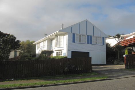 Photo of property in 17 Mapplebeck Street, Titahi Bay, Porirua, 5022