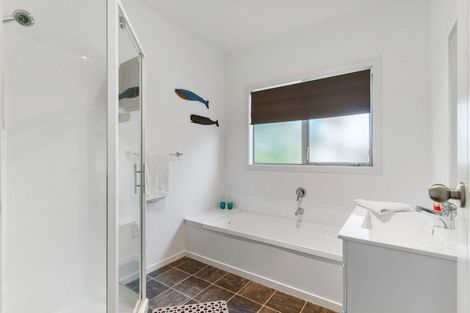 Photo of property in 23 Carrington Drive, Carterton, 5713