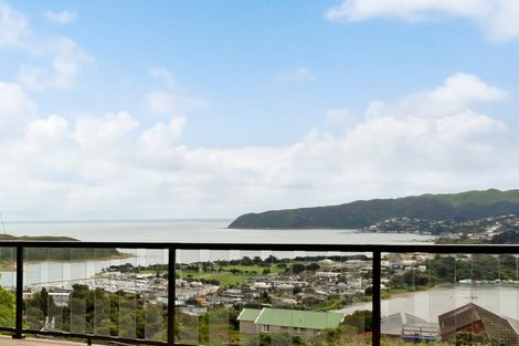 Photo of property in 70 Kahu Road, Paremata, Porirua, 5024