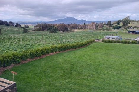 Photo of property in 13 Nga Tui Lane, Acacia Bay, Taupo, 3385
