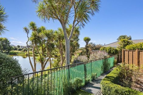Photo of property in 14 Meredith Way, Paraparaumu Beach, Paraparaumu, 5032