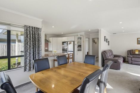 Photo of property in 14 Sunburst Court, Paraparaumu Beach, Paraparaumu, 5032