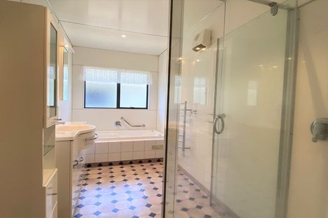 Photo of property in 14 Sandel Rise, Merrilands, New Plymouth, 4312