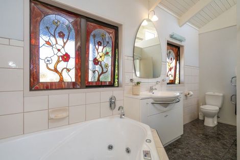 Photo of property in 3 Puriri Place, Whitianga, 3510