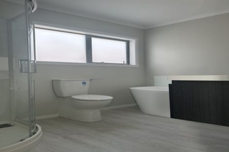 Photo of property in 18 Koru Loop, Paraparaumu, 5032