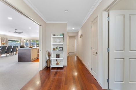 Photo of property in 25 Fairview Terrace, Waipahihi, Taupo, 3330