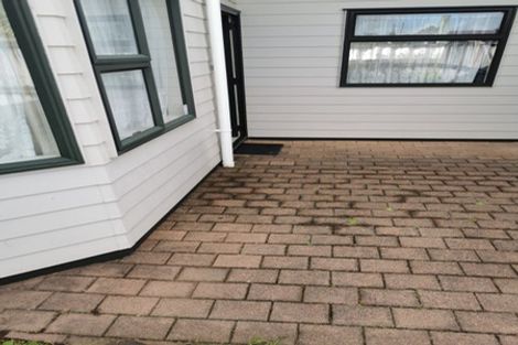 Photo of property in 70 Sturges Road, Henderson, Auckland, 0612