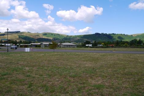 Photo of property in 140 Lisland Drive, Kinloch, Taupo, 3377