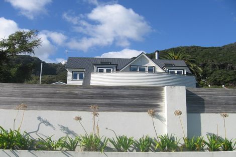 Photo of property in 2 Tui Road, Days Bay, Lower Hutt, 5013