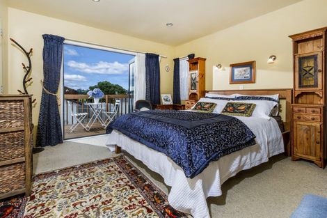 Photo of property in 850 East Coast Road, Oteha, Auckland, 0630