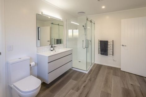 Photo of property in 18 Marine Parade South, Foxton Beach, Foxton, 4815