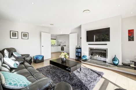 Photo of property in 7 Bushglen Court, Browns Bay, Auckland, 0630